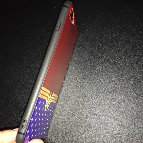 Wonder Woman iPhone Case - Picture 4 of 5